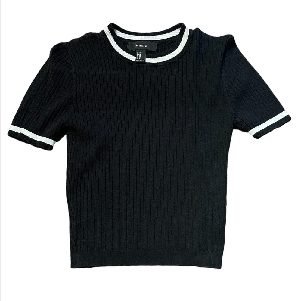 Women’s slightly cropped top